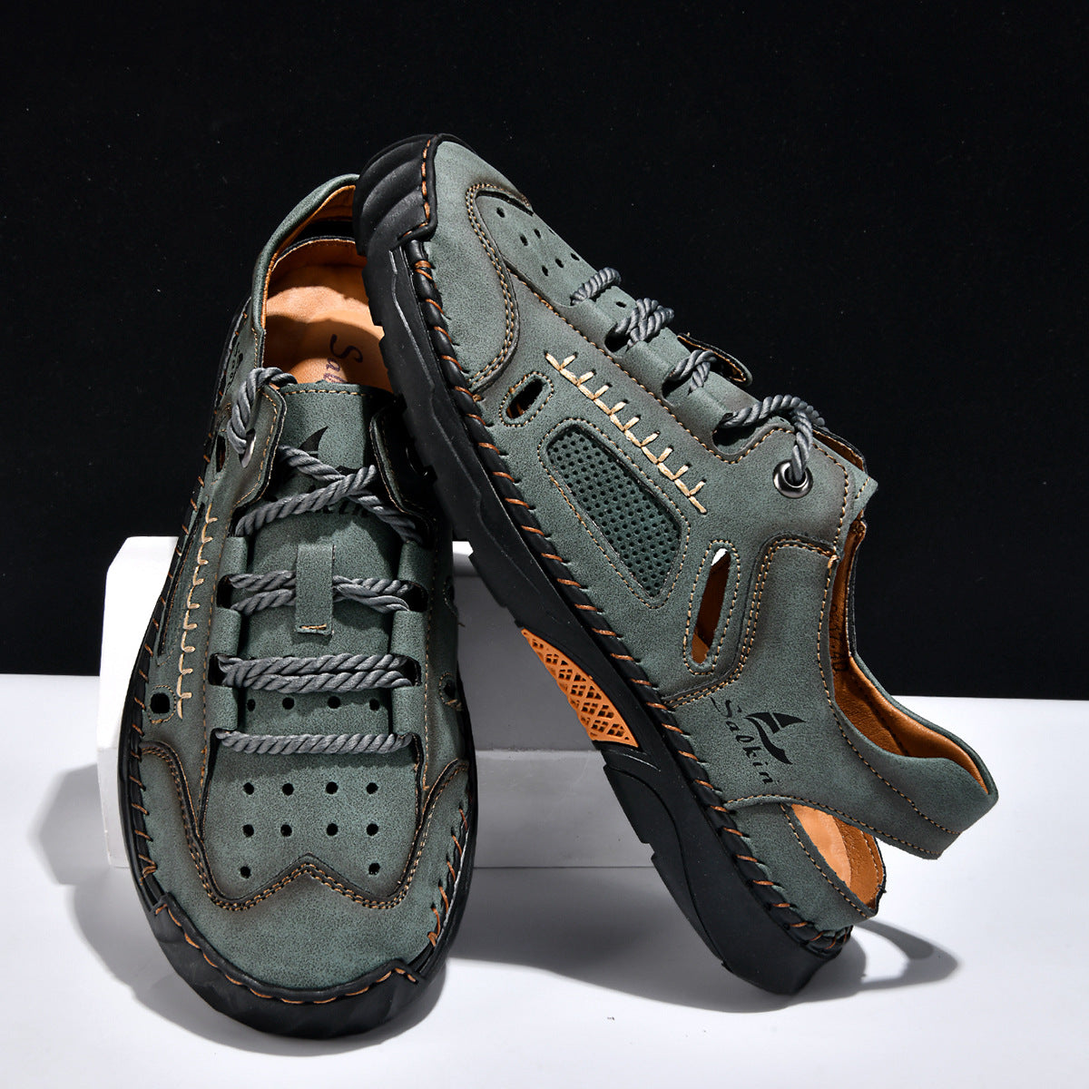 Hand-sewn Casual Closed-toe Sandals